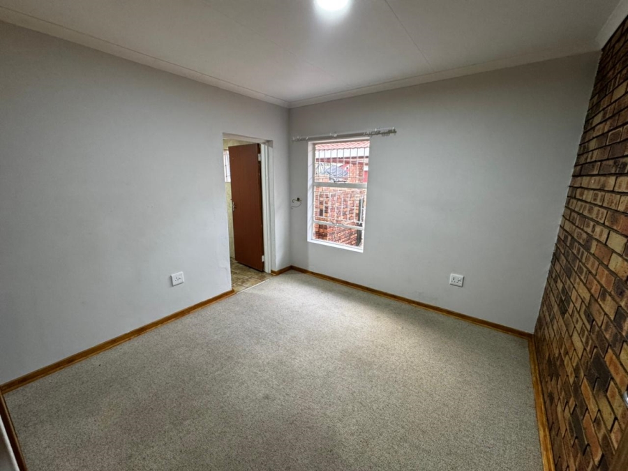 To Let 4 Bedroom Property for Rent in La Provance Free State